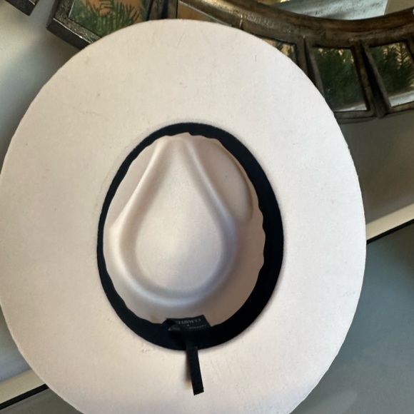 TERESSA FOGLIA x Curateur Lynn Vegan Suede Felt Hat Adjustable - Picture 4 of 5